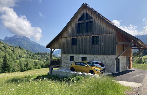 Saint-Pierre-de-Chartreuse Casa | Spacious and characterful house entirely renovated