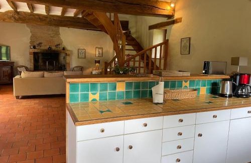 Solesmes Casa | Spacieuse maison au bord de la rivière, proche du Mans, avec équipements modernes, idéale pour familles - FR-1-410-440