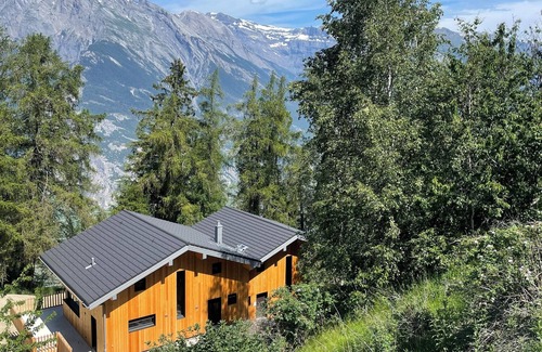 Saint-Pierre-de-Clages Chalet De Esquí | Spacieux Chalet Neuf Décoré Avec Soins