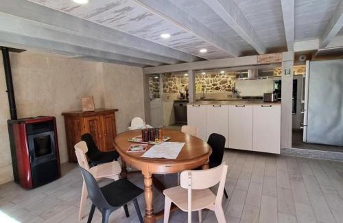 Usson-en-Forez Casa | Spacieux gîte avec bain nordique et wifi à Usson-en-Forez - FR-1-496-359