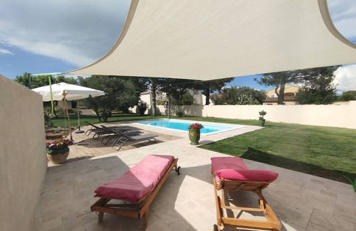 Entraigues-sur-la-Sorgue Casa | VILLA ESPACIOSA con GRAN JARDÍN y PISCINA cerca de AVIGNON