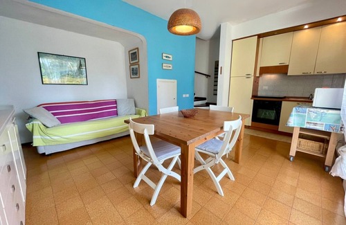Porto Santa Margherita Villa | Amplia casa para 6 con piscina y jardín.