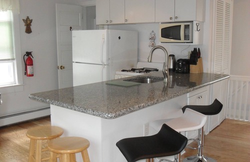 Ocean Grove Casa | Ocean Grove Amplio apartamento de 1 habitación, Ocean Block, cubierta privada Alquiler de verano Wkly