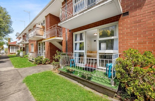 Glenroy Apartamento | Spacious 1-Bedroom Apartment with Car Space