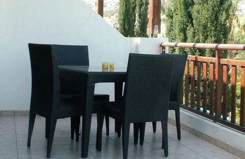 Peyia Town Apartamento | Amplio apartamento de 1 habitación, wifi gratuito, TV del Reino Unido y aire acondicionado