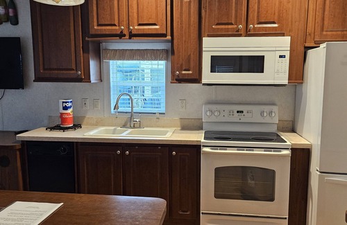 Kissimmee Complejo | SPACIOUS 1 BEDROOM HOUSE GOLF CART IN DISNEY AREA 5 STAR RATED MILL CREEK RESORT