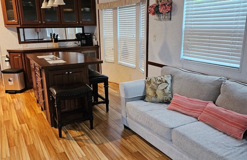 Kissimmee Complejo | SPACIOUS 1 BEDROOM HOUSE GOLF CART IN DISNEY AREA 5 STAR RATED MILL CREEK RESORT