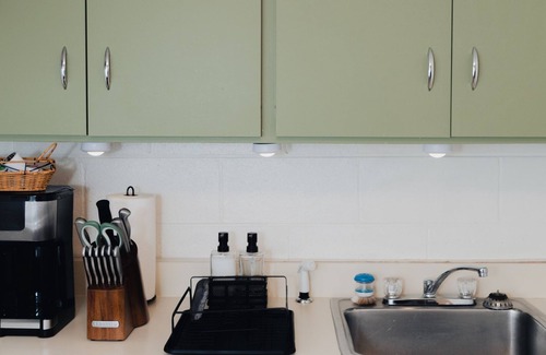 Forest Apartamento | Spacious 1 BR Apt w/office+kitchen near Liberty and poplar