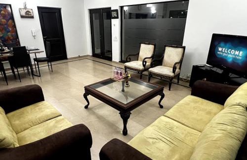 Lahore Villa | Spacious 1 Kanal GP DHA Ph 5