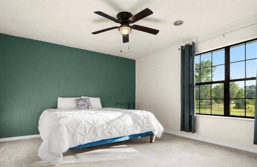 Oakhurst Casa | Spacious 10 Bedroom Ranch Home - 5 min from the Lake!