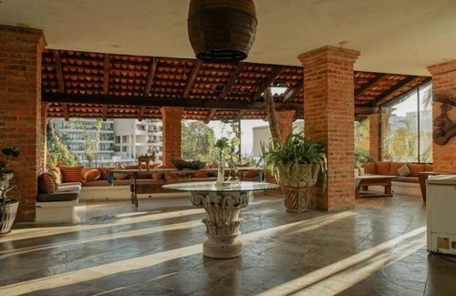 Romantic Zone Chalet De Esquí | Spacious 15-Bedroom Villa with Stunning Views