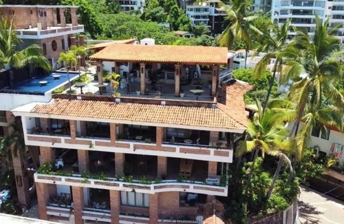 Romantic Zone Chalet De Esquí | Spacious 15-Bedroom Villa with Stunning Views