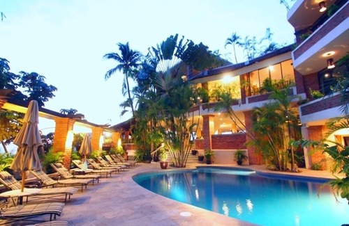 Romantic Zone Chalet De Esquí | Spacious 15-Bedroom Villa with Stunning Views