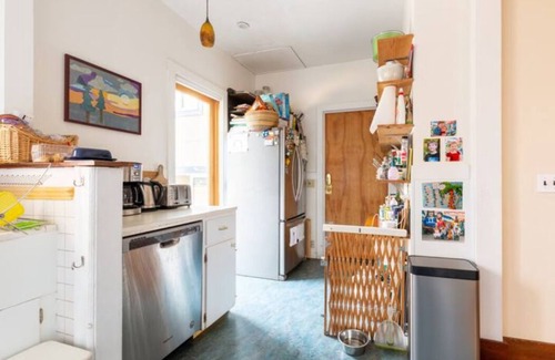 Adams Point Casa | Spacious 1908 House + Sky Deck + Hot Tub + Modern Tiny House, Near Lake
