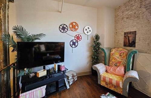 French Quarter Apartamento | MAYO ES MARAVILLOSO EN NOLA !! HERMOSO 850 SF 1B / 1B FRANCÉS QTR! ¡PARKING INCLUIDO!