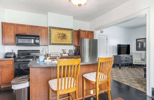 Michigan City Apartamento | Spacious 1bd, Close to Beach, Shops, Food & Mall