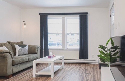 Moncton Apartamento | Spacious 1BD Steps To All City Attractions + PS4