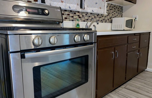 Hillside Apartamento | Spacious 1BR Apt Mins to NYC/EWR!