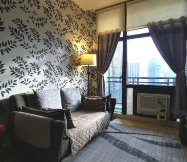 Downtown Apartamento | Spacious 1BR APT near Nightlife and Business Center in Makati