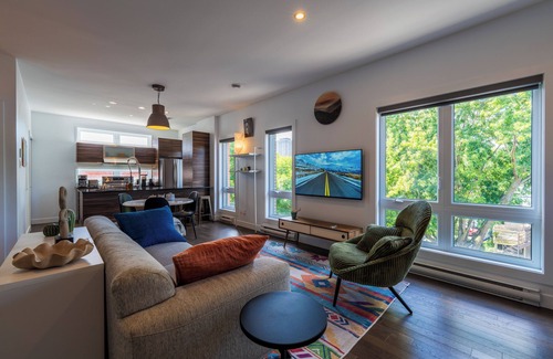Latin Quarter Apartamento | Spacious 1BR Condo, work&play in Montréal
