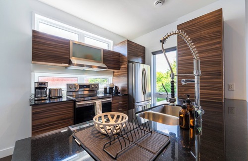 Latin Quarter Apartamento | Spacious 1BR Condo, work&play in Montréal