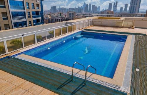 Al Barsha 1 Apartamento | Spacious 1BR Haven for 2 in Al Barsha