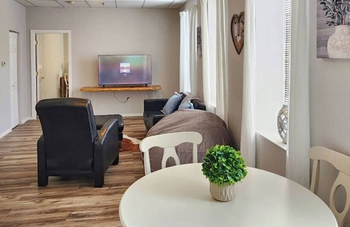 Indian Orchard Casa | Spacious 1BR Hideaway | Relax & Unwind