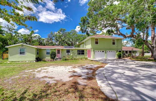 Trailer Estates Apartamento | Blue Heron Inn: 1/1 apt| pet friendly | Six miles to IMG