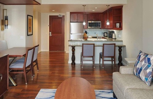 Waikiki Complejo | Spacious 1BR Premier Suite at Grand Waikikian – Aloha Comfort in Waikiki