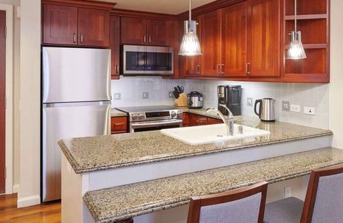 Waikiki Complejo | Spacious 1BR Premier Suite at Grand Waikikian – Aloha Comfort in Waikiki