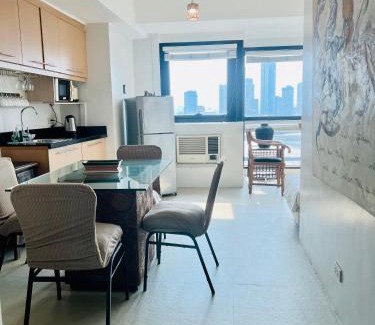 Wack-Wack Greenhills Apartamento | Spacious 1BR steps to Megamall Ortigas City View