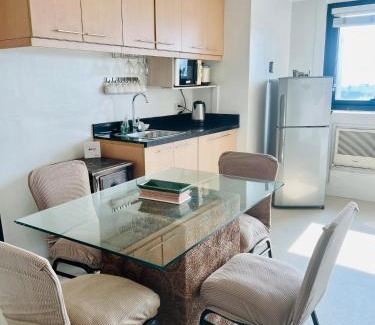 Wack-Wack Greenhills Apartamento | Spacious 1BR steps to Megamall Ortigas City View