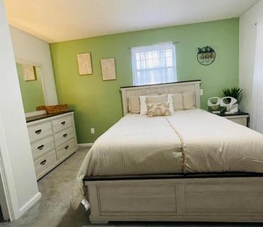 Lexington Apartamento | Spacious 1king bd/2queen bd/* 1 mile from I-85