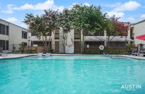 Brentwood Apartamento | Spacious 2 Apt Combo Sleeps 12 Pool and Pets