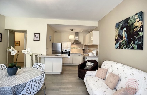 Lamalou-les-Bains Apartamento | Apartamento con Dos Suites en el Corazón de Lamalou-les-Bains, Cerca de Termas y Wifi