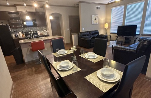 Grogan's Mill Apartamento | Amplio condominio de 2 dormitorios / 2 baños en The Woodlands