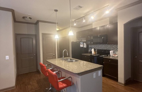 Grogan's Mill Apartamento | Amplio condominio de 2 dormitorios / 2 baños en The Woodlands