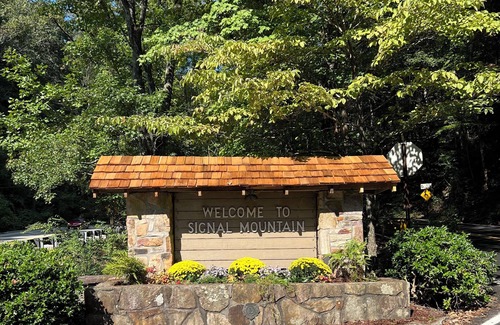 Lupton City Apartamento | Spacious 2-bedroom apartment in Signal Mountain only 15 minutes from downtown!