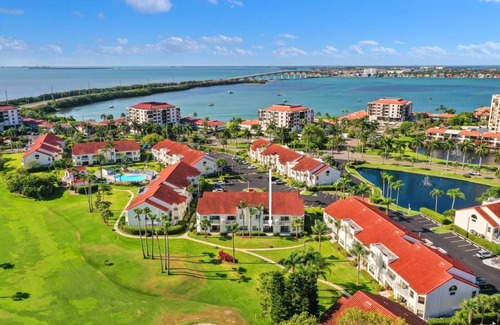 Palma del Mar Condominio | Spacious 2 bedroom 2 bathroom condo with pool