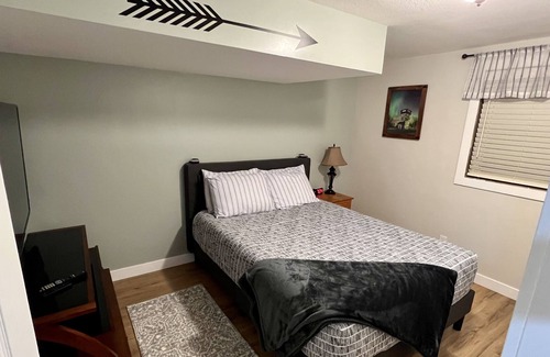 Roseau Apartamento | Spacious 2 bedroom 1 bath basement apartment in Gray House on the Hill