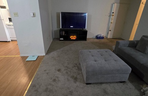 Fullerton Apartamento | Spacious 2 bedroom 1 bath centrally located on Mc Arthur ave