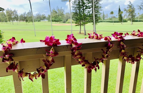Kahuku Casa | Amplia casa adosada de 2 recámaras con vistas al campo de golf en la costa norte de Oahu