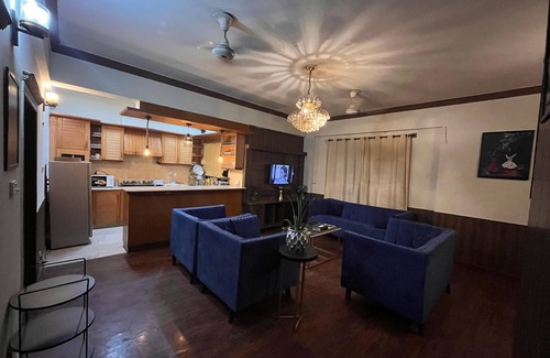Islamabad Apartamento | Spacious 2-bedroom apartment with WiFi, AC in beautiful Islamabad