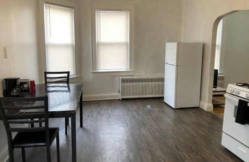 Paterson Apartamento | Spacious 2 bedroom apartment with 1 bathroom and private street entrance