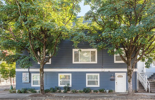 Uptown Casa | Spacious 2 Bedroom Apartment in Prime NW Location