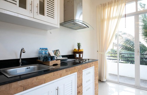 Kata Apartamento | Amplio apartamento de 2 dormitorios con cocina en Kata con piscina y vistas a la montaña