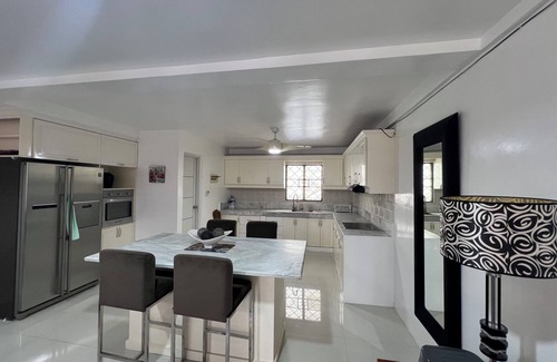 Malabanias Condominio | Spacious 2-bedroom condo with AC in Angeles near walking street