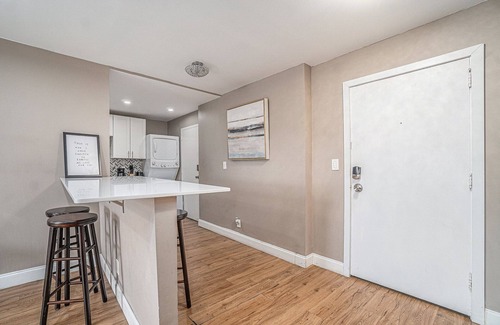 Old Fourth Ward Apartamento | Spacious 2-Bedroom Downtown Atlanta Condo with Free Parking AC, and Wi-Fi- 2003