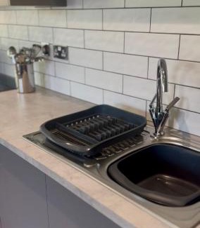 Cannock Apartamento | Spacious 2 Bedroom Flat City Centre