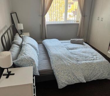 Newcastle-upon-Tyne Apartamento | Spacious 2 bedroom flat in Newcastle w Free parking